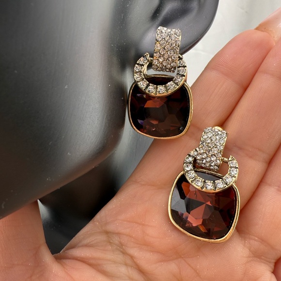 Vintage brown Crystal Earrings – Gold Sparkle Studs - Picture 11 of 11